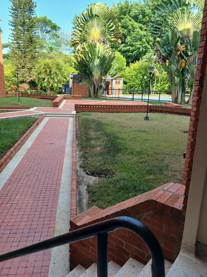 Habitacion Bano Privado Y Parqueadero Sur Cali公寓 哥伦比亚